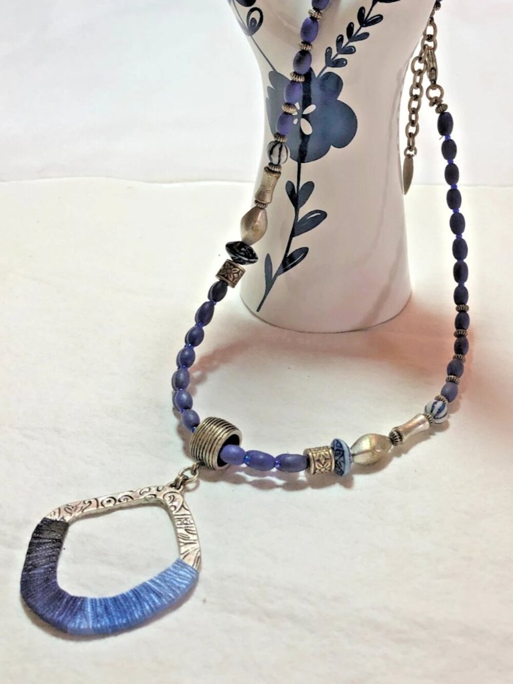 Blue coldwater creek 18" statement necklace, denim pendant boho casual - Picture 6 of 9